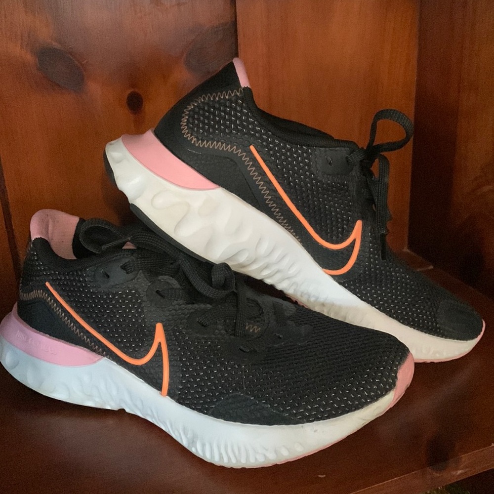 Nike Renew Tennis Shoes